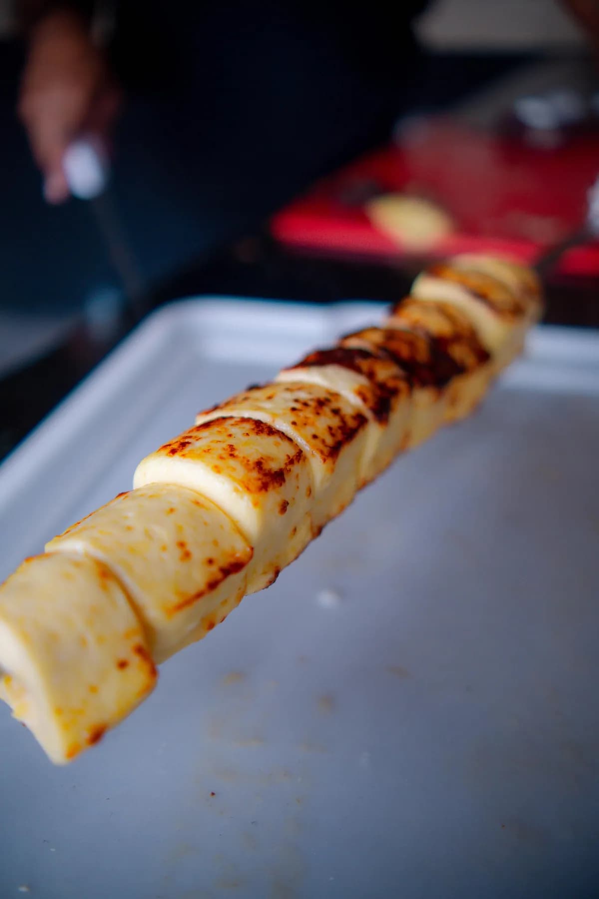 Espeto de queijo dourado na chapa
